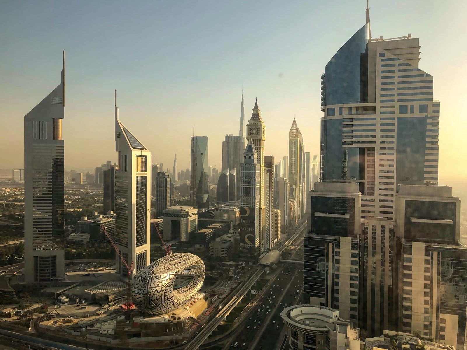 Por Que Dubai é um Lugar que Atrai Tantos Turistas?