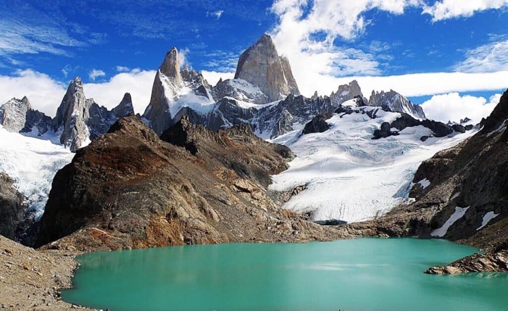 Trilhas Incríveis em El Chaltén: Um Paraíso para Caminhantes e Aventureiros
