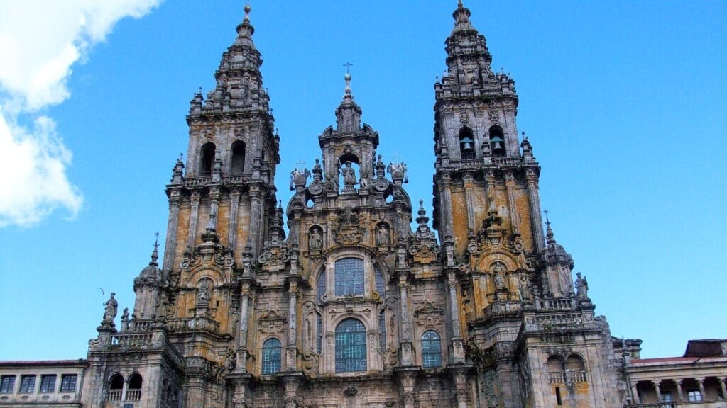 Viagem de Halloween na Espanha: Conheça os 8 Locais Mais Assustadores