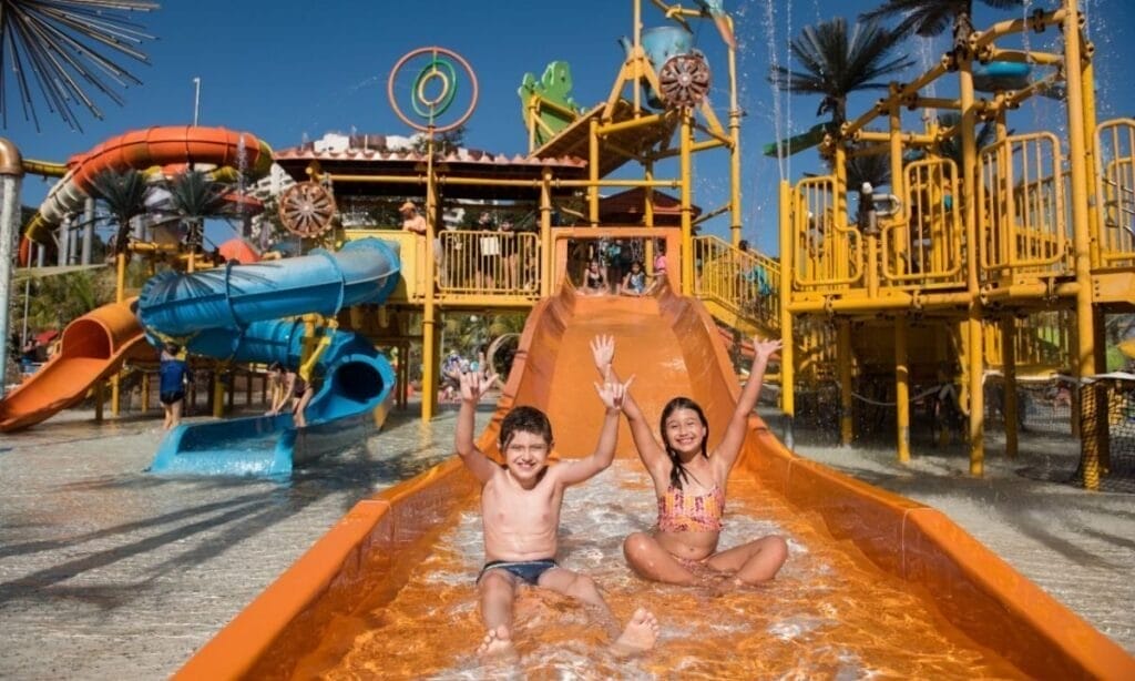 Os Melhores Parques Aquáticos Nacionais para Viajar e Curtir o Dia das Crianças