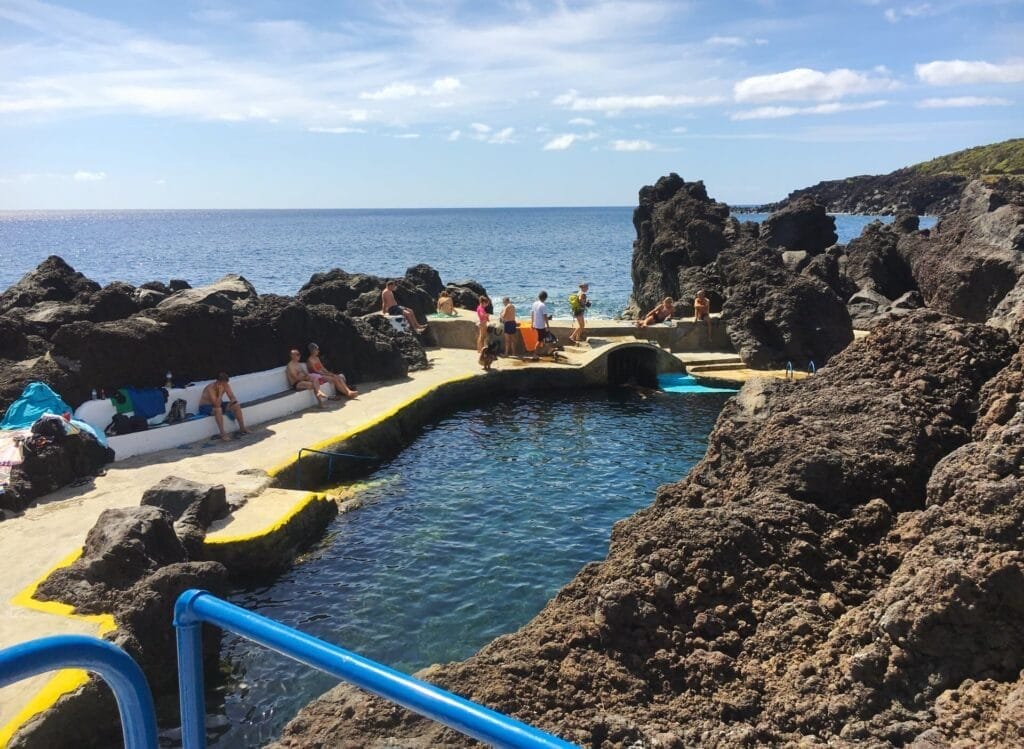 As Piscinas Naturais Mais Bonitas de Faial, Pico e São Jorge