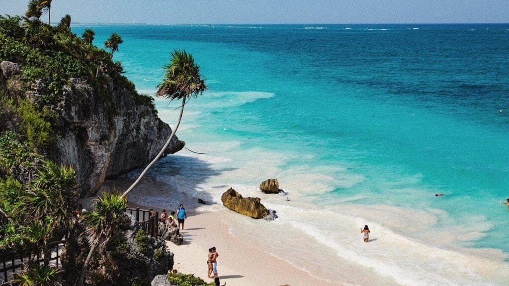Explorando Destinos Emergentes: Cidades que Estão Ganhando Destaque no Turismo