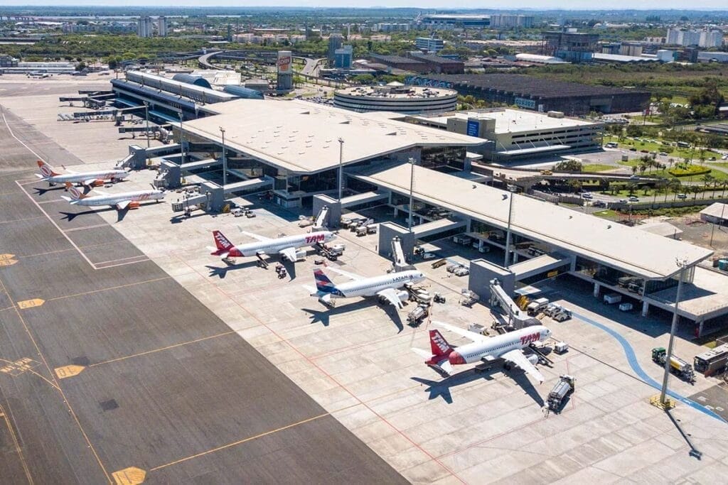 Cancelamento de Voos no Aeroporto Salgado Filho: Impactos e Reclamações