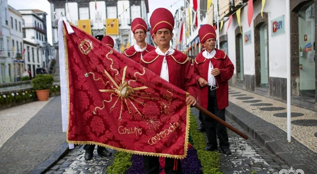 Por que Viajar e  Explorar as Festas Tradicionais e Eventos Locais no Pico, Faial e São Jorge ?