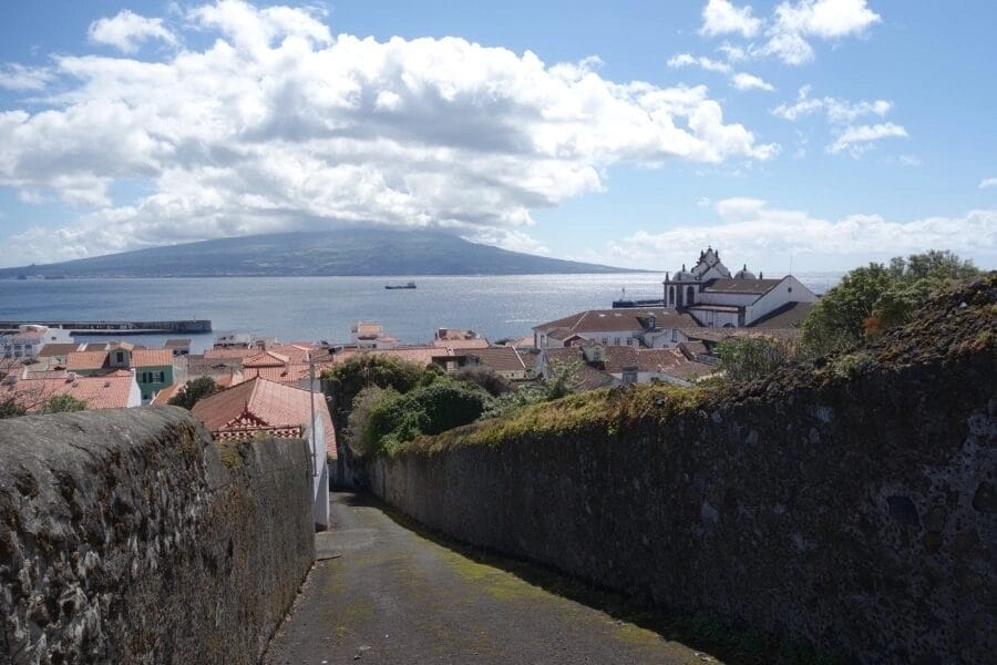 Explorando as Cidades de Horta, Madalena e Velas: Um Guia para o Viajante Curioso