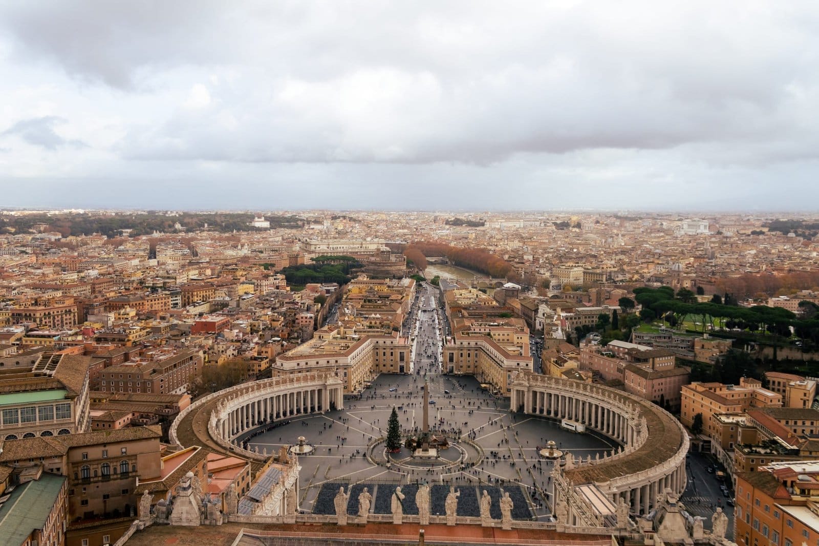 Roma e Vaticano em Luto: Guia para Viajantes Após a Morte do Papa Francisco